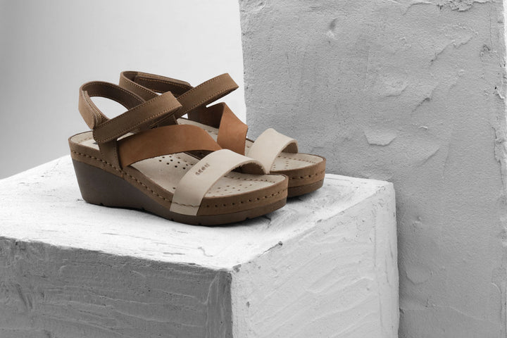 Kiara by LEON- Women’s Leather Platform Heel Sandals- Gel Insole &amp; Adjustable Strap