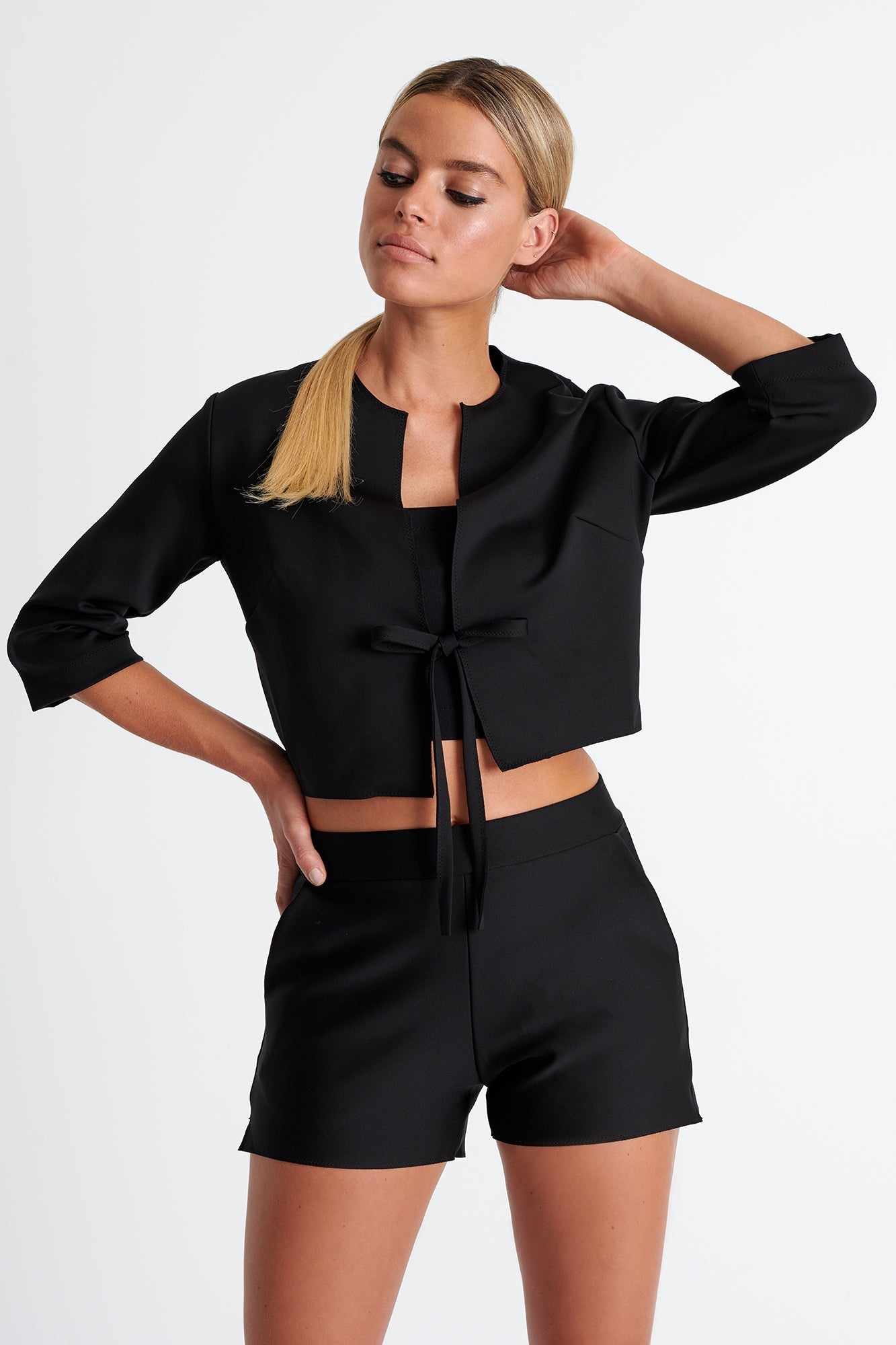 42067-60-800 - Cropped Blazer 02 / 800 Caviar / 75% POLYAMIDE, 25% ELASTANE