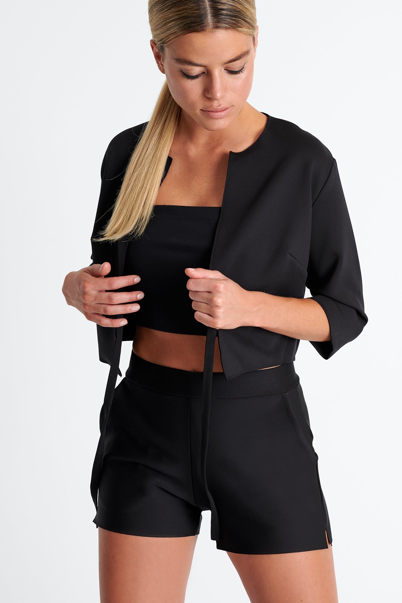 42067-60-800 - Cropped Blazer 02 / 800 Caviar / 75% POLYAMIDE, 25% ELASTANE