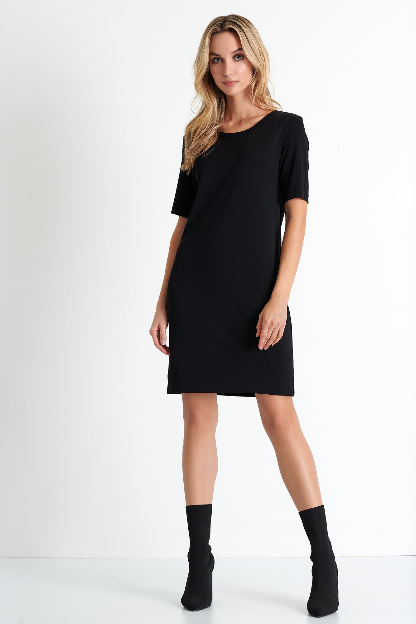 Jersey T-shirt Dress 2 / 800 Caviar / 77% VISCOSE 23% POLYESTER