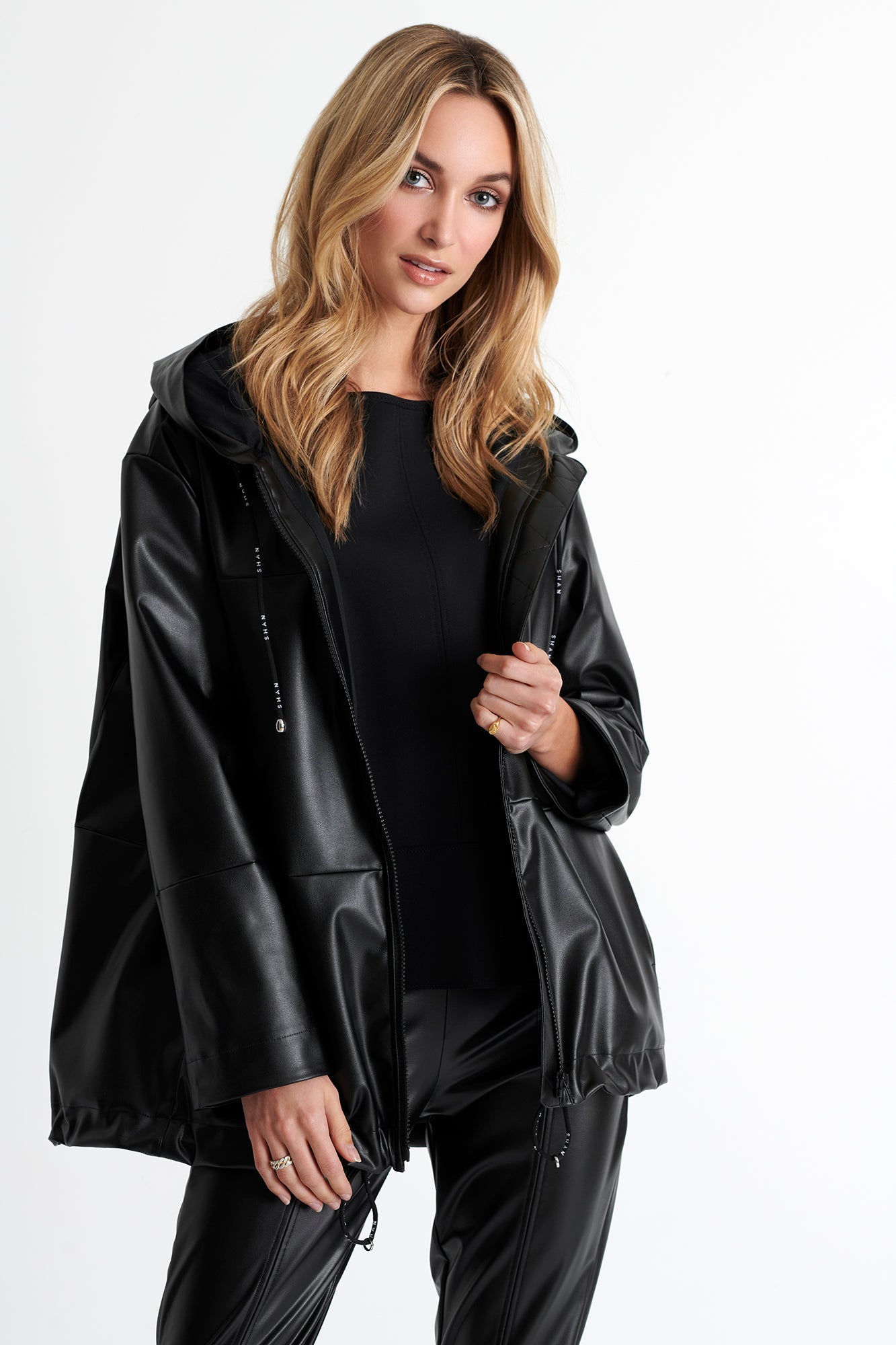 Hooded Vegan Leather Jacket 2 / 800 Caviar / 75% POLYAMIDE, 25% ELASTANE