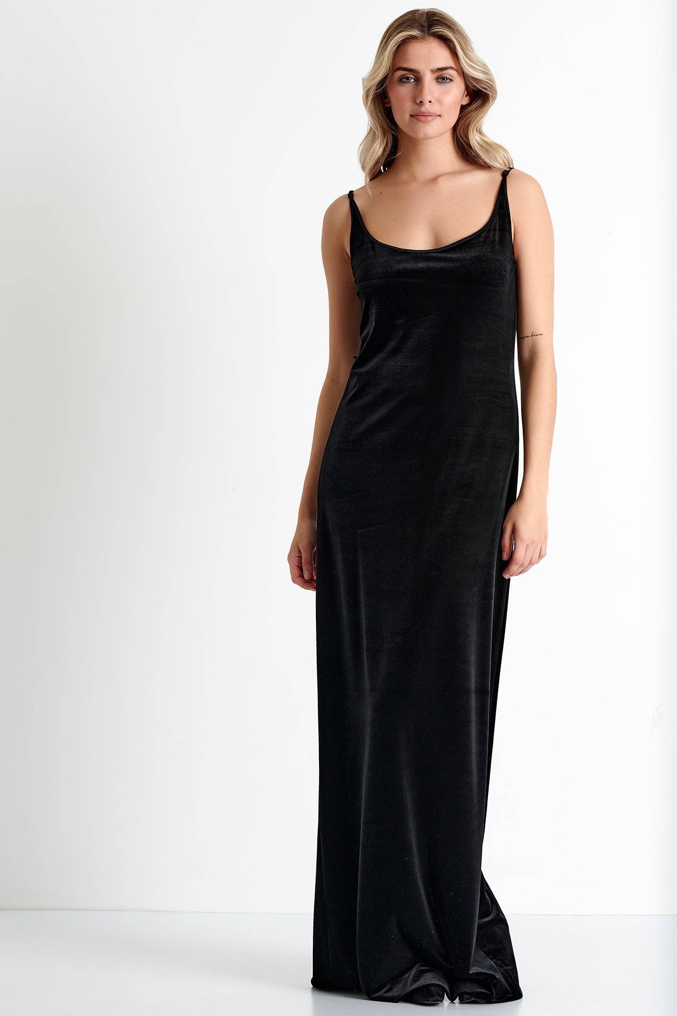 52188-96-800 - Maxi Velvet Dress 02 / 800 Caviar / 90% POLYESTER, 10% ELASTANE