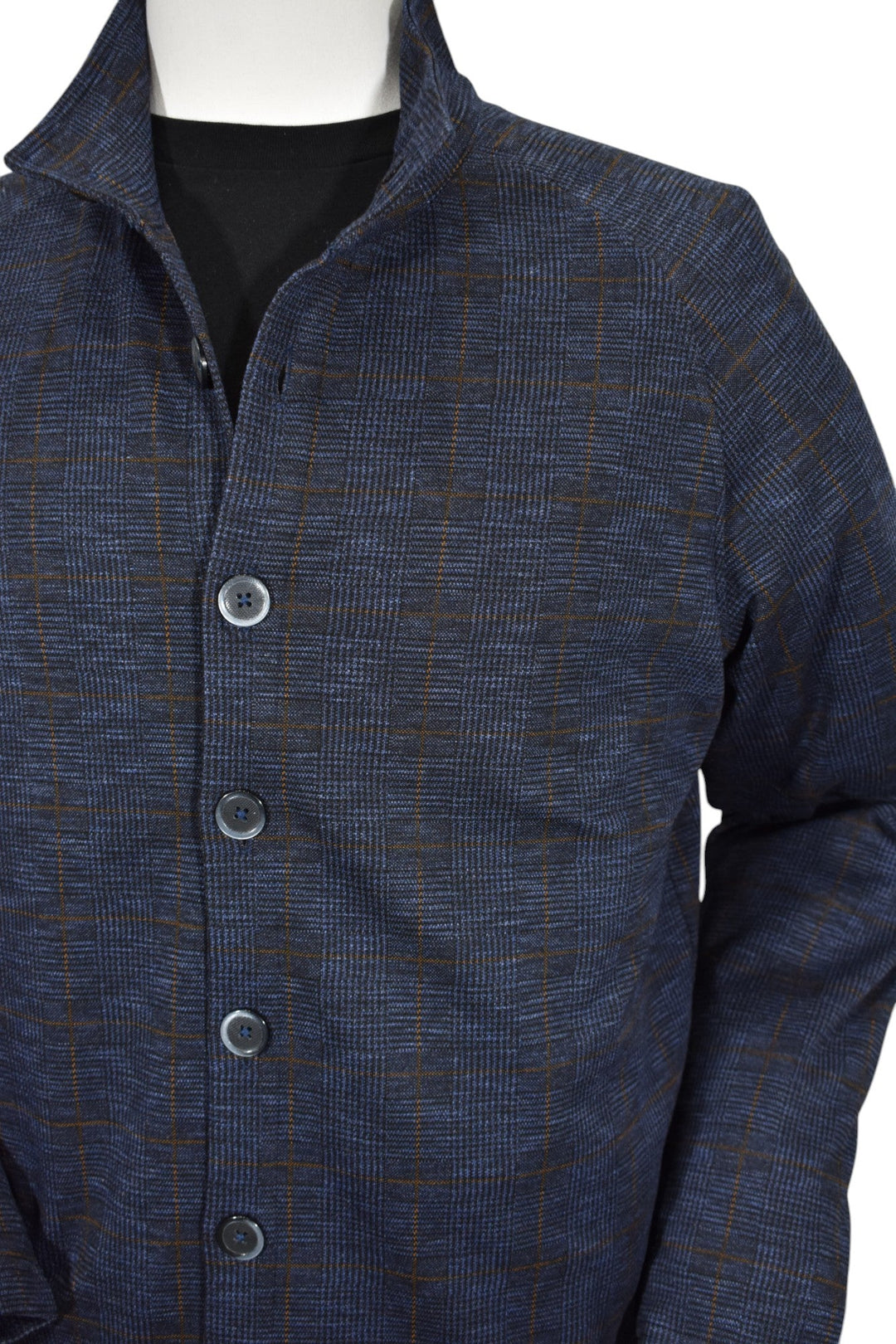 Experience ultimate comfort and style with the Marcello Garda Indigo Plaid Cardigan.
