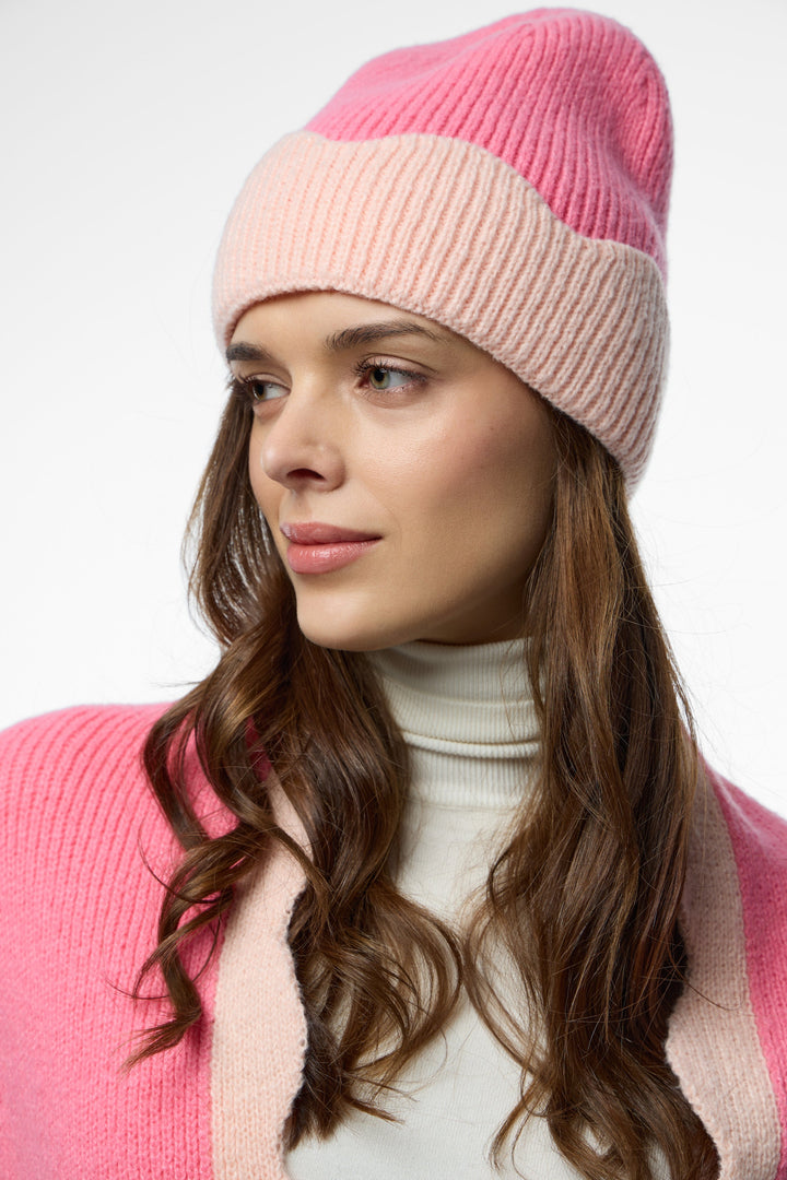 Scallop Trim Knit Beanie