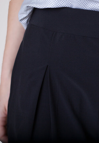 Resort Crop Pant-Pants-Buki-pleat detail