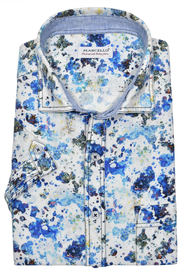 Look effortlessly stylish and sophisticated with this W825S Navy Linen Print. Crafted with a blend of soft cotton and linen, it offers the classic linen look without the wrinkling. Featuring an abstract blue and navy pattern, it&