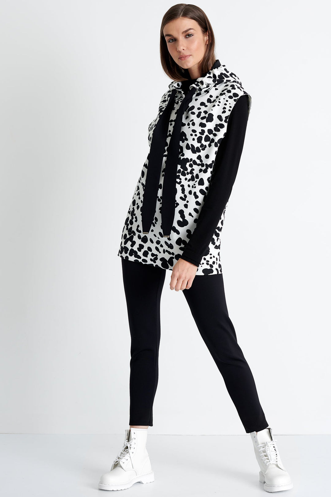 52057-81-950 - Scuba No Sleeve Hoo 02 / 950 Anita / 75% POLYAMIDE, 25% ELASTANE