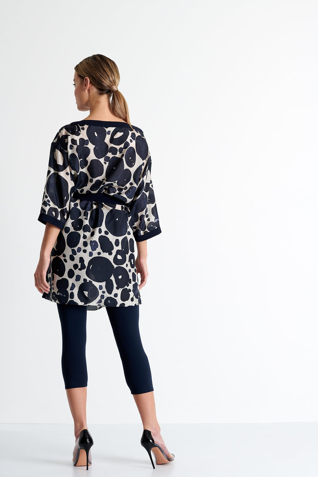 52082-69-950 - Modern Silk Tunic 16 / 950 Lea / 100% SILK