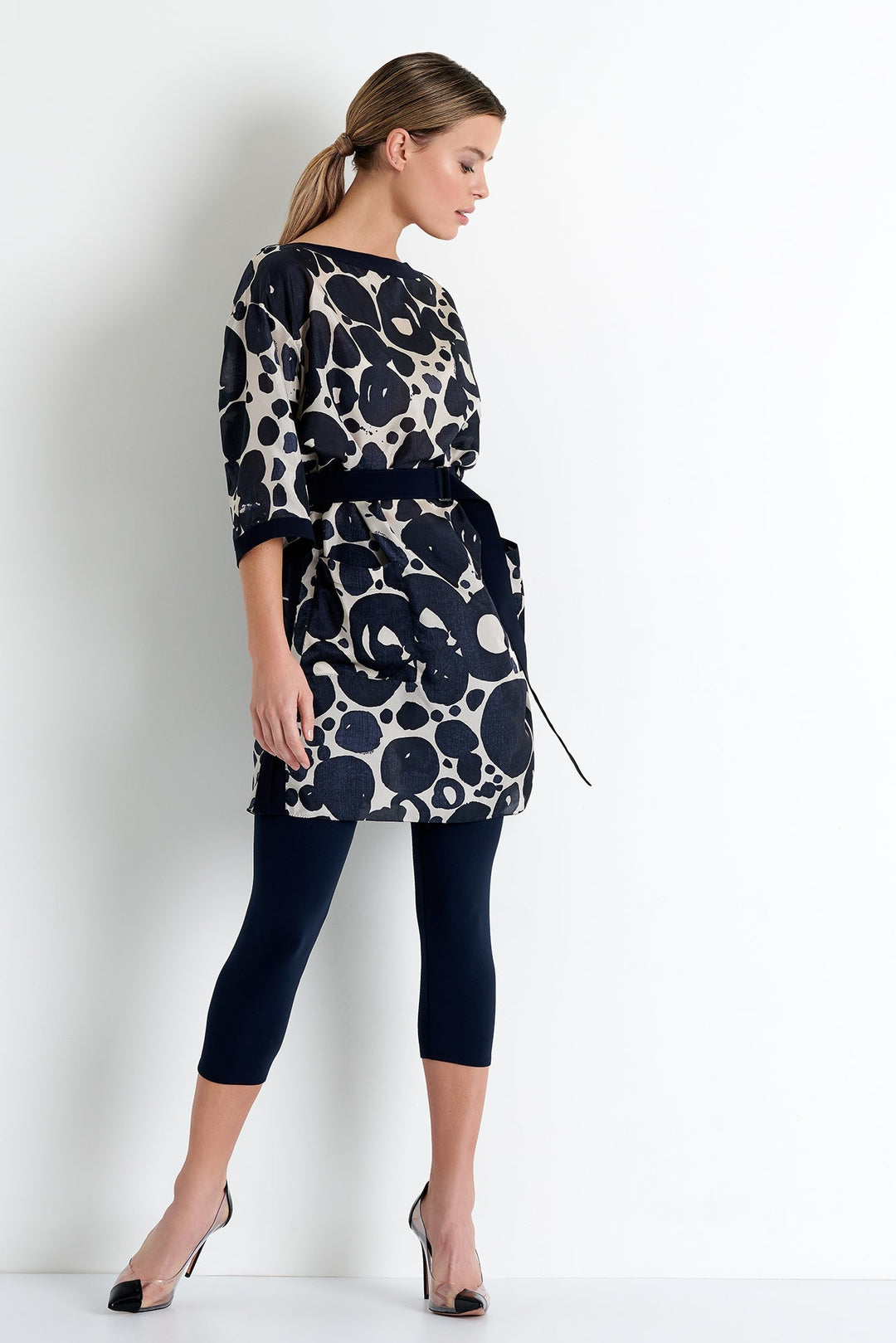 52082-69-950 - Modern Silk Tunic 16 / 950 Lea / 100% SILK