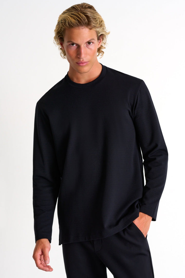 62274-82-800 - Textured Jersey Long Sleeve Round Neck S / 800 Black