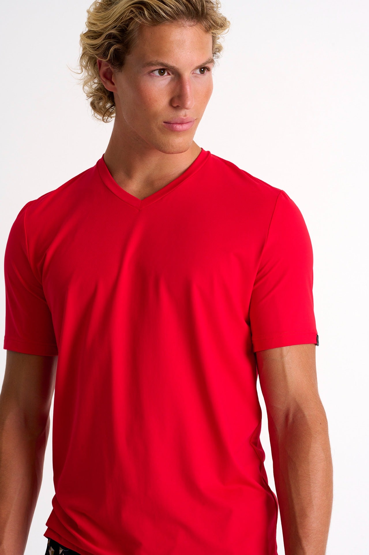 62320-91-300 - Microfiber V-Neck T-Shirt S / 300 Red
