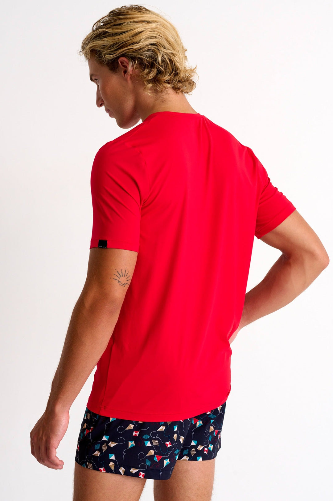 62320-91-300 - Microfiber V-Neck T-Shirt S / 300 Red