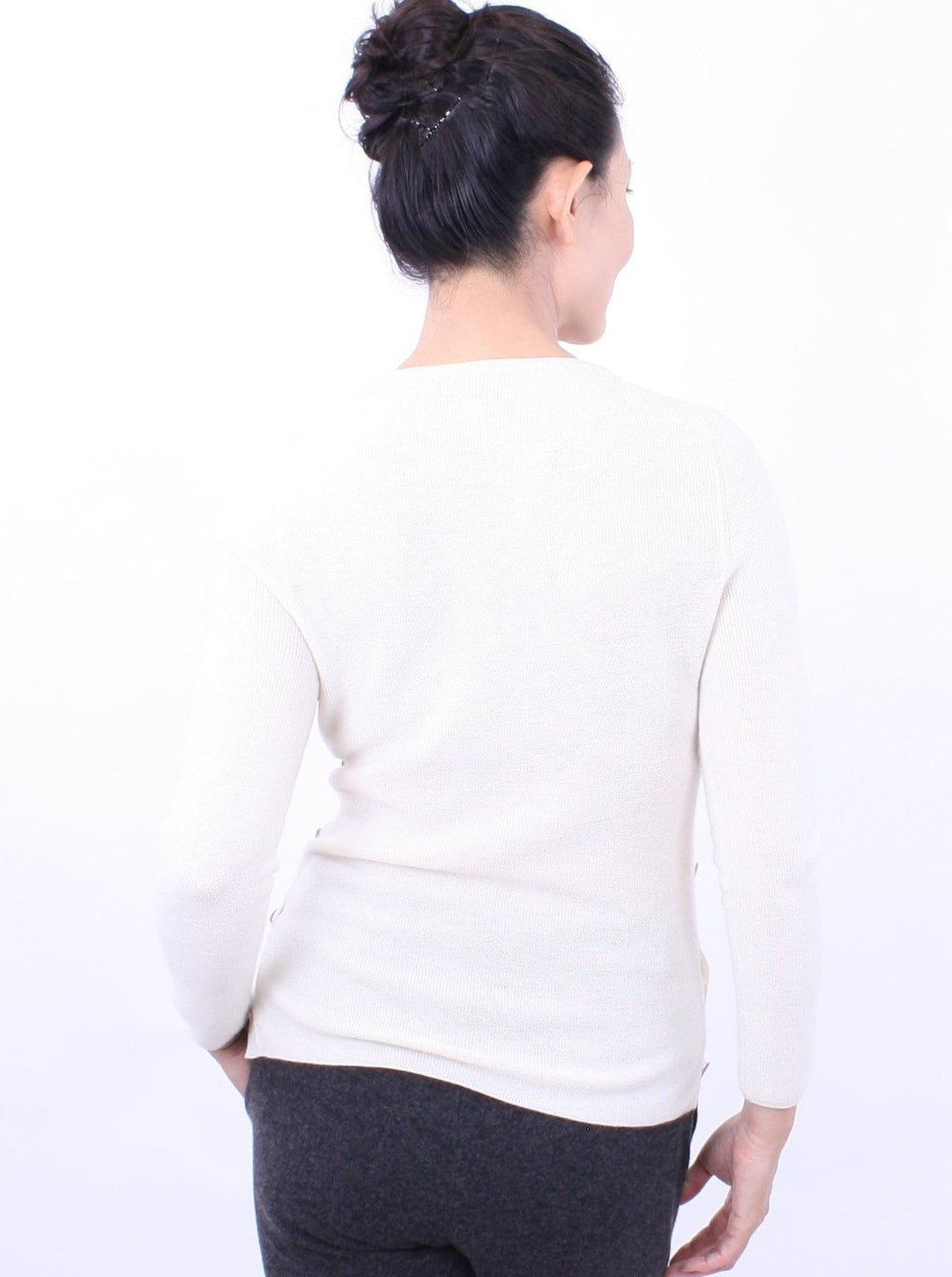 Button Accent V Neck in Cashmere/Silk Blend
