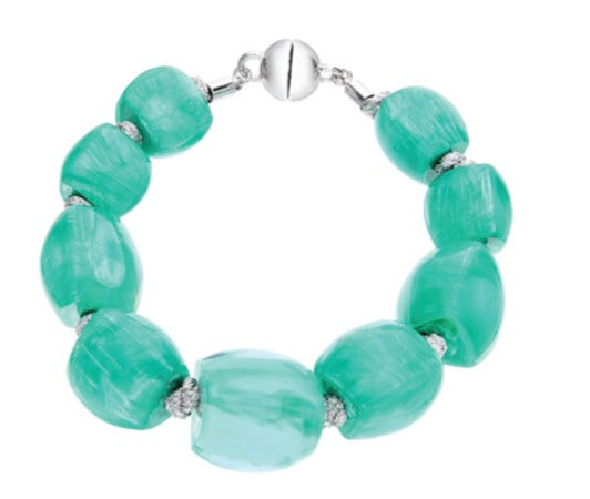 BF68637 - Triangle Knot Bracelet