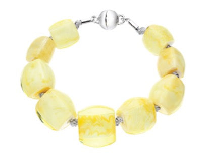 BF68637 - Triangle Knot Bracelet