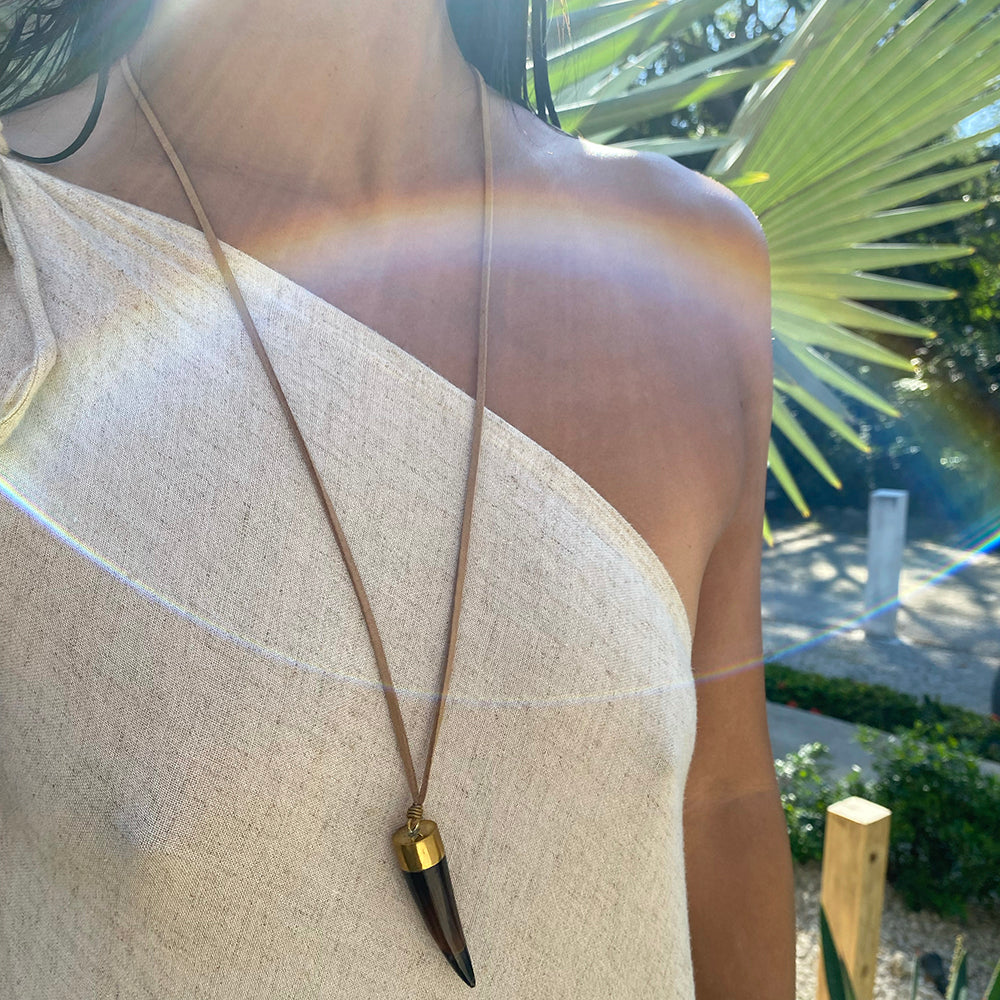 Talisman Horn Necklace - Natural